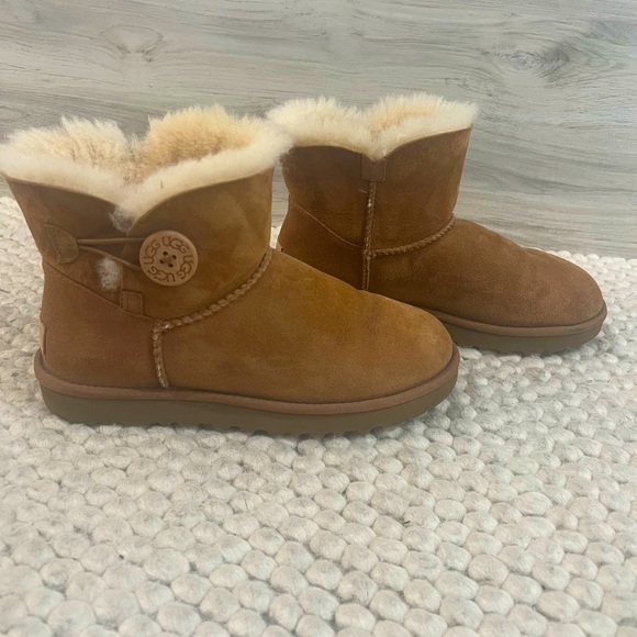 UGG Womens Bailey Button II Boot Chestnut - Picture 10 of 13
